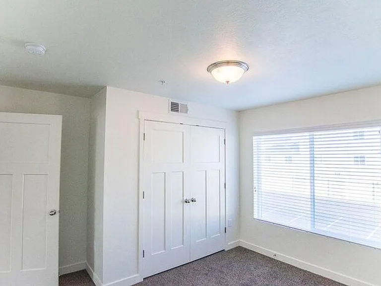 533 S 850 E — Photo 30