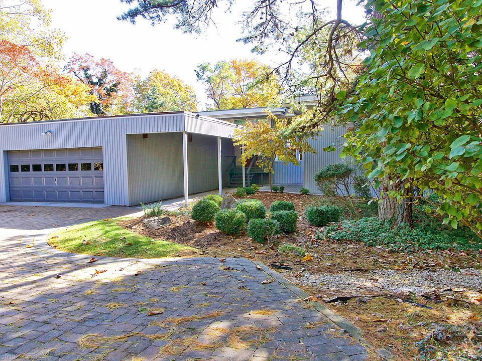 1st image of 1013 Highland Cir