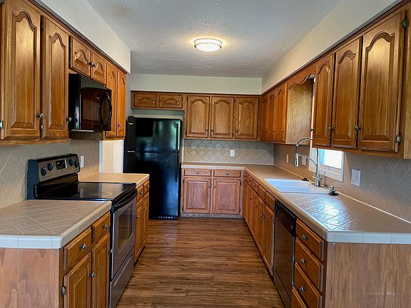 5th image of 3859 S Hillcrest Avenue