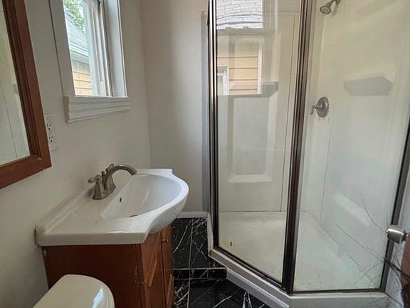 4th image of 107 Van Nostrand Ave #2A