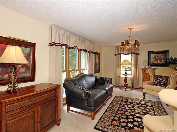4th image of 247 Dellinger Dr