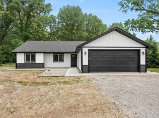 7895 S State Road 3, Wolcottville, IN 46795