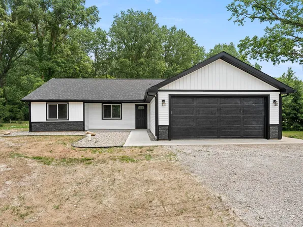 7895 S State Road 3, Wolcottville, IN 46795