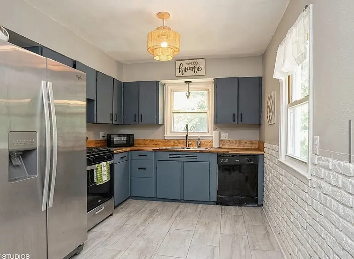 4 bed, 952 sqft, $1,795 — Photo 4