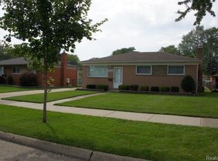 32445 Warner Dr, Warren, MI 48092