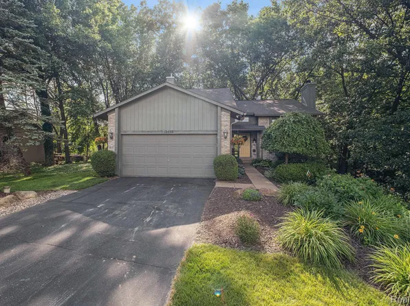 12496 Windcliff Dr, Davisburg, MI 48350