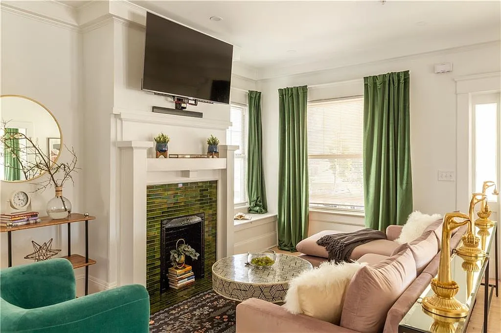 450 N Highland Ave NE — Photo 1