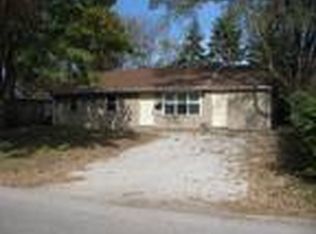 1520 Hedge Rd, Champaign, IL 61821