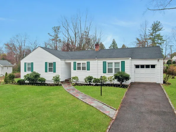 45 Daisy Farms Drive, New Rochelle, NY 10804