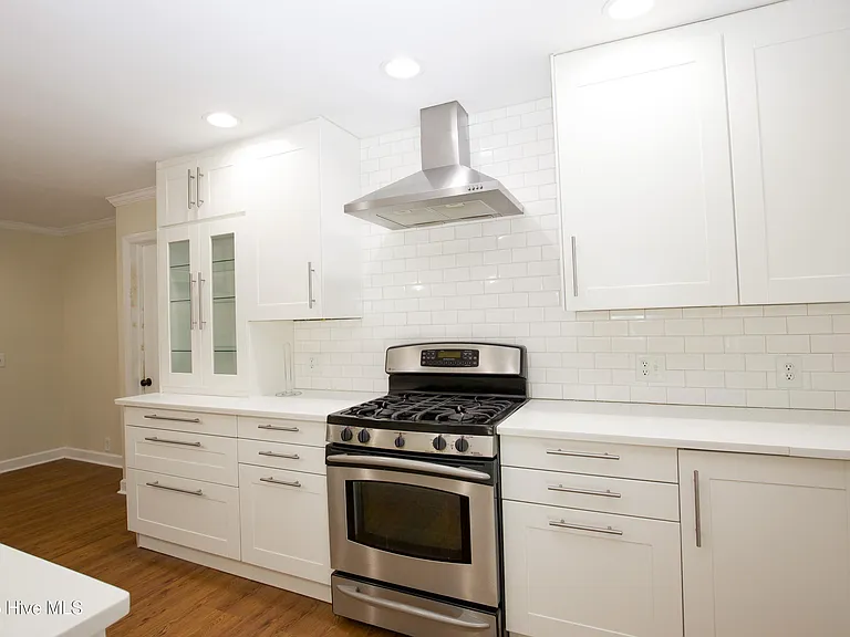 345 E New Hampshire Ave — Photo 17