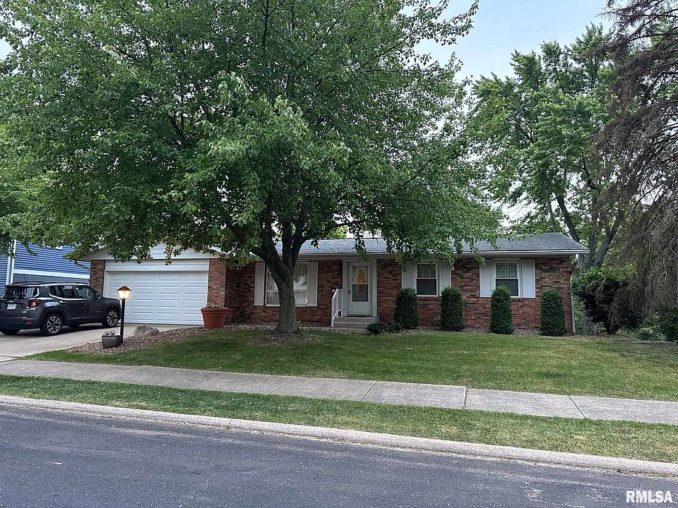 1st image of 2436 W Carriage Ln