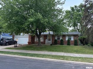 2436 W Carriage Ln, Peoria, IL 61614