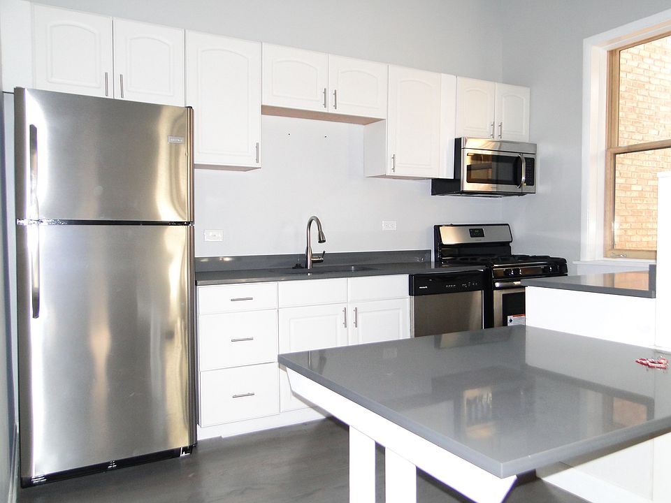 1st image of 1338 N La Salle Dr APT 4R