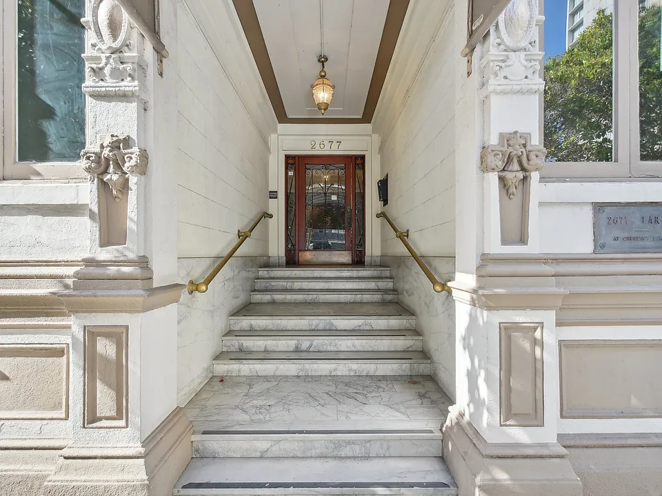 Building Photo 2