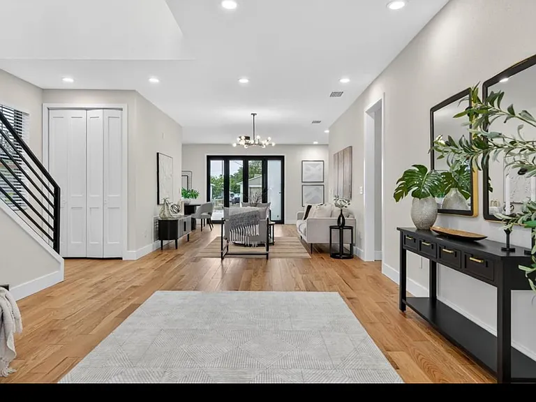 6266 4th Ave S — Photo 1