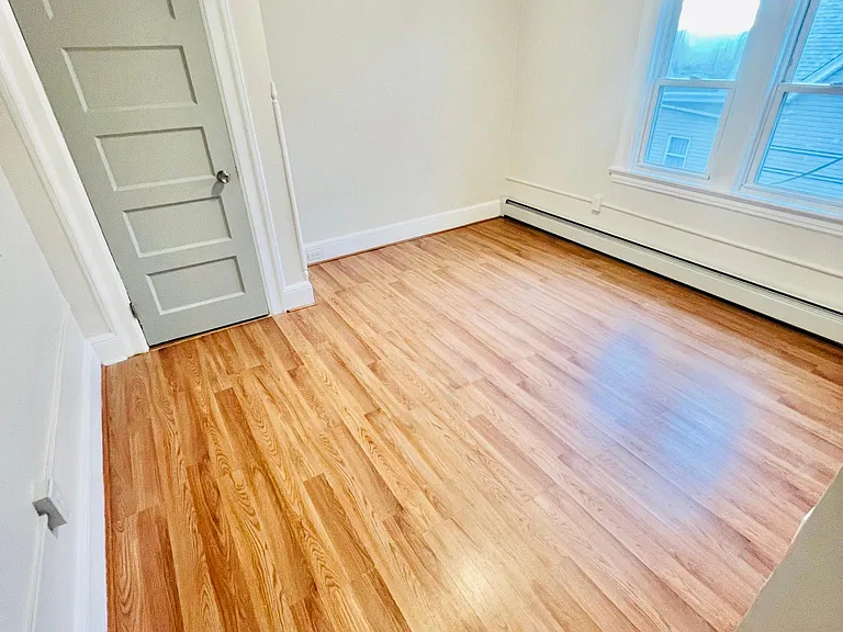 153 Montgomery St #3 — Photo 7