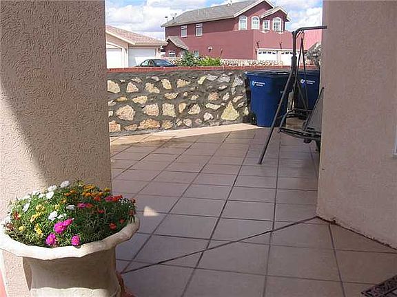 4th image of 11020 Northview Dr