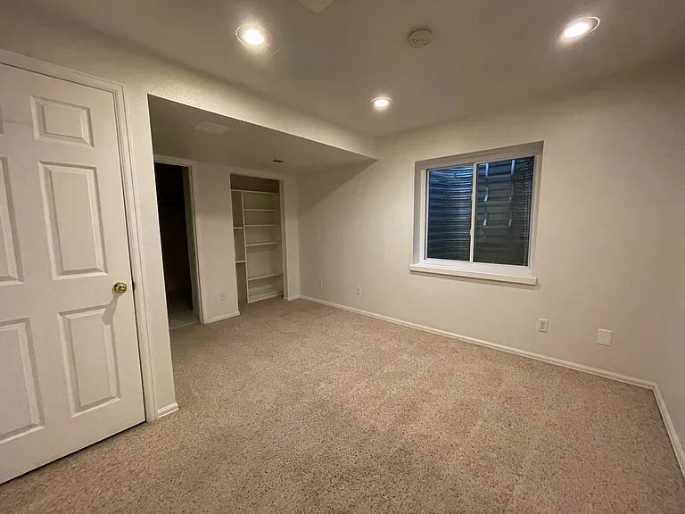 1031 Mercury Dr — Photo 14
