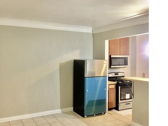 2nd image of 4727 S Vincennes Ave #3S