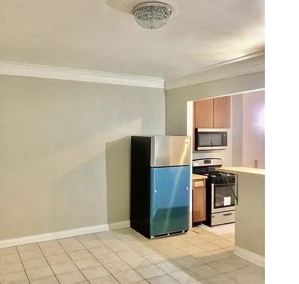 4725 S Vincennes Ave #3S — Photo 2