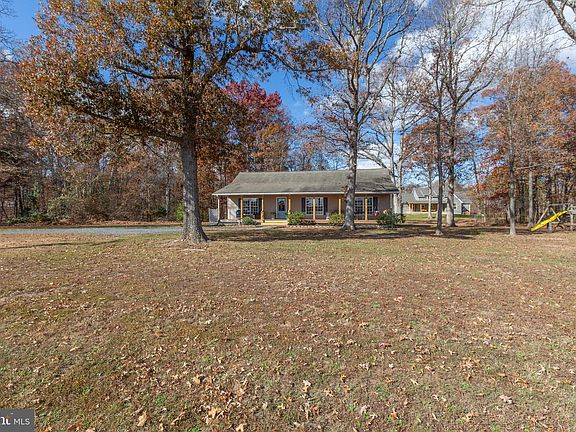 4th image of 28896 Horseshoe Rd