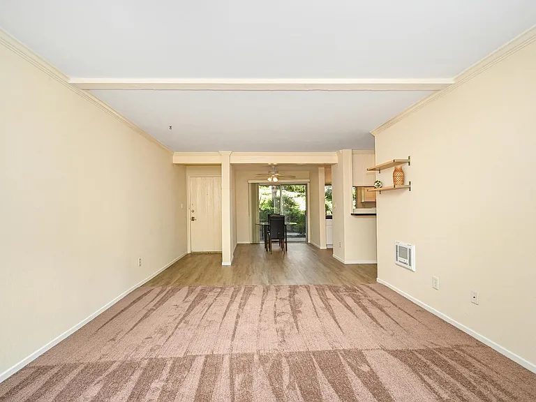 23732 Hillhurst Dr #27 — Photo 7