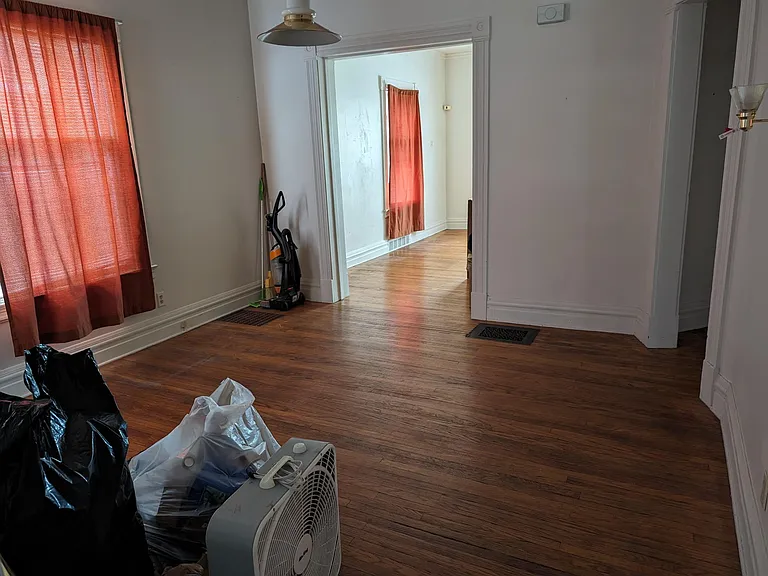 136 Harvard St #1 — Photo 2