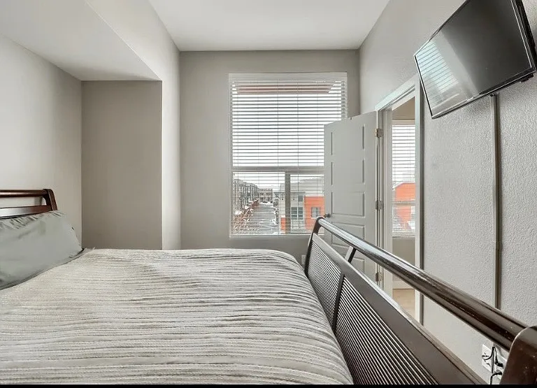 2937 Geneva Ct — Photo 24
