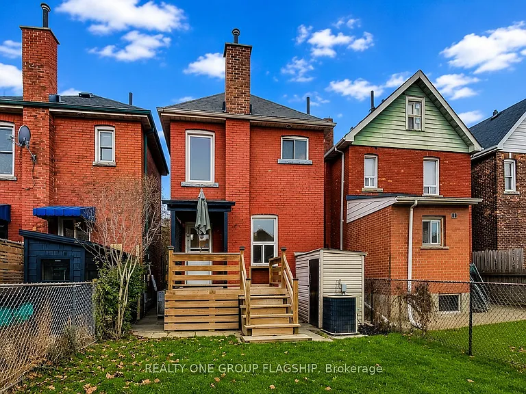 16 Huntley St — Photo 36