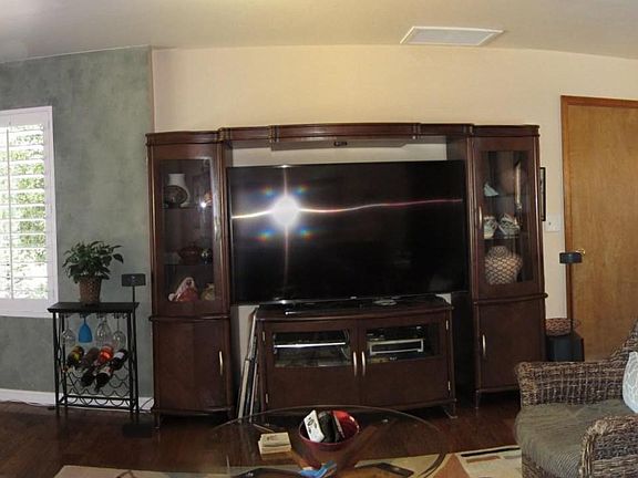 3rd image of 1298 Los Arcos Dr