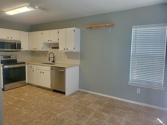 5th image of 1701 The Greens Way APT 1022