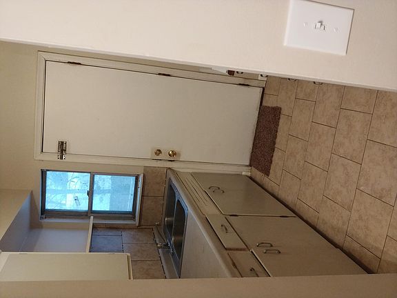 3rd image of 4534 Lafayette Ave