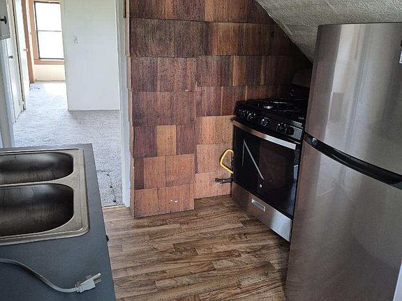 3rd image of 107 Parsons Ave #4