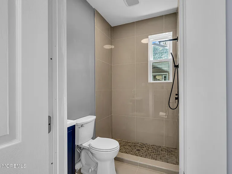 922 4th Ave #2B — Photo 4