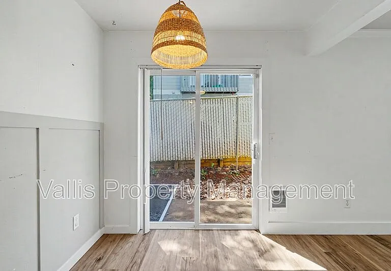5260 Springcrest Dr S — Photo 12