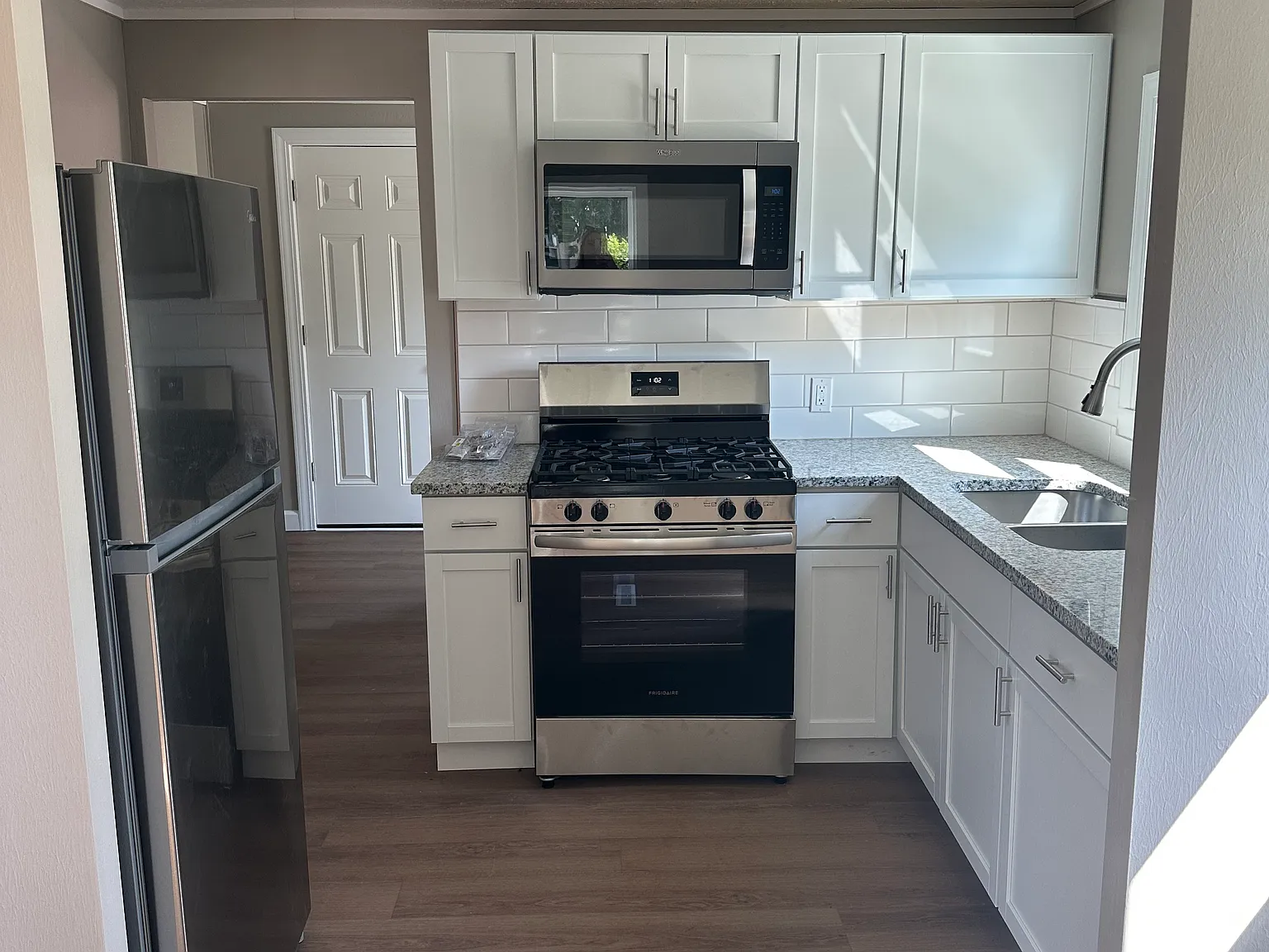 2 bed, 900 sqft, $1,800 — Photo 4