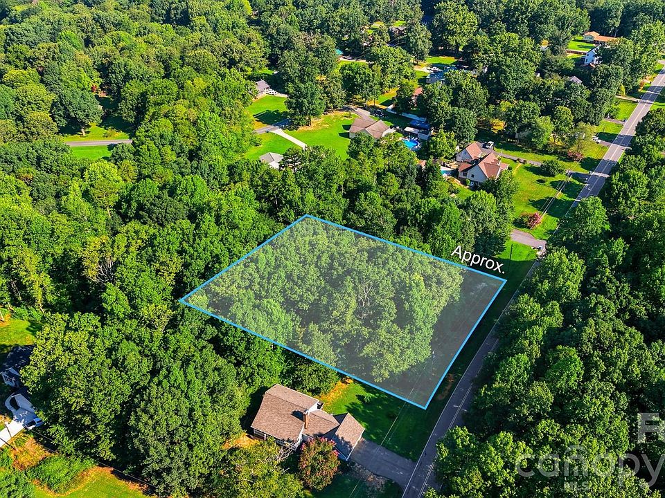 2nd image of Rollingwood Dr