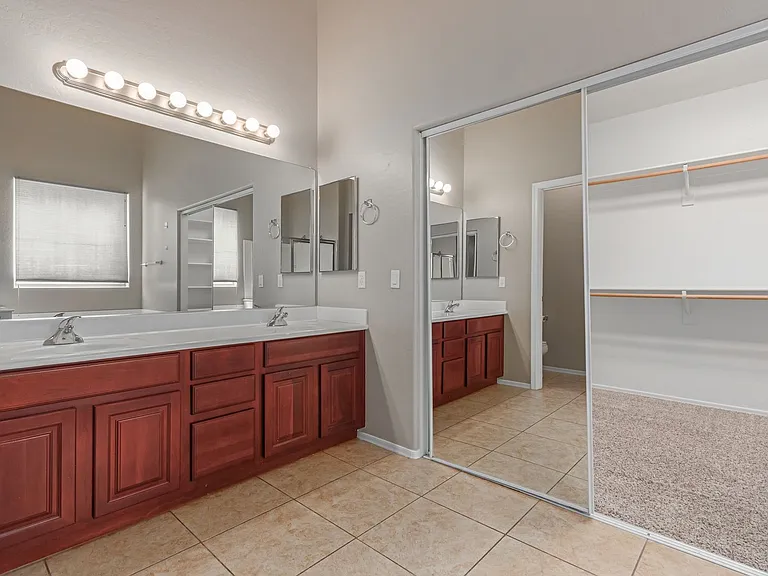 2206 W Fawn Dr — Photo 18