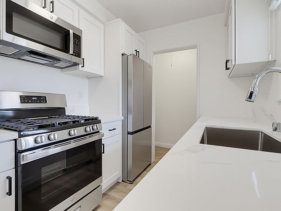 2nd image of 6627-6635 Crenshaw Blvd #6633-08