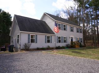 73 Hall Rd, Londonderry, NH 03053