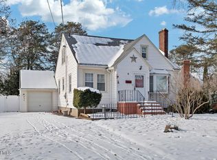 6 Mayflower Dr, Schenectady, NY 12306