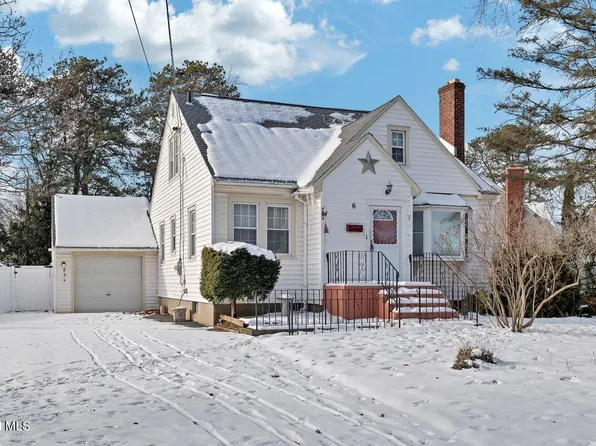 6 Mayflower Drive, Schenectady, NY 12306