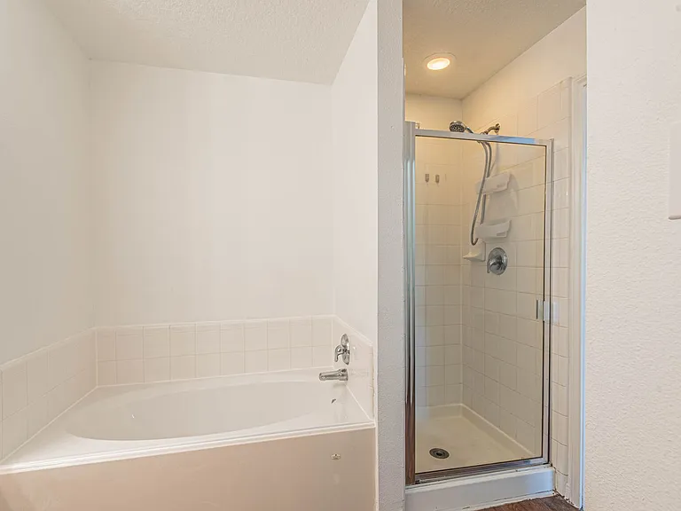 19507 Narcissus Brook Ln — Photo 18