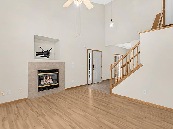 5th image of 17770 Elm Rd N