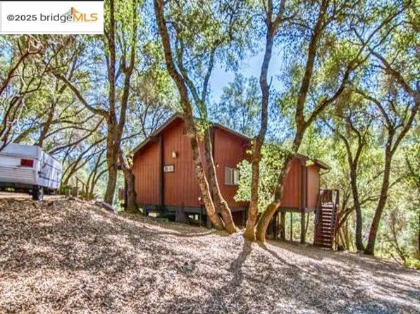 19563 Cottonwood St, Groveland, CA 95321