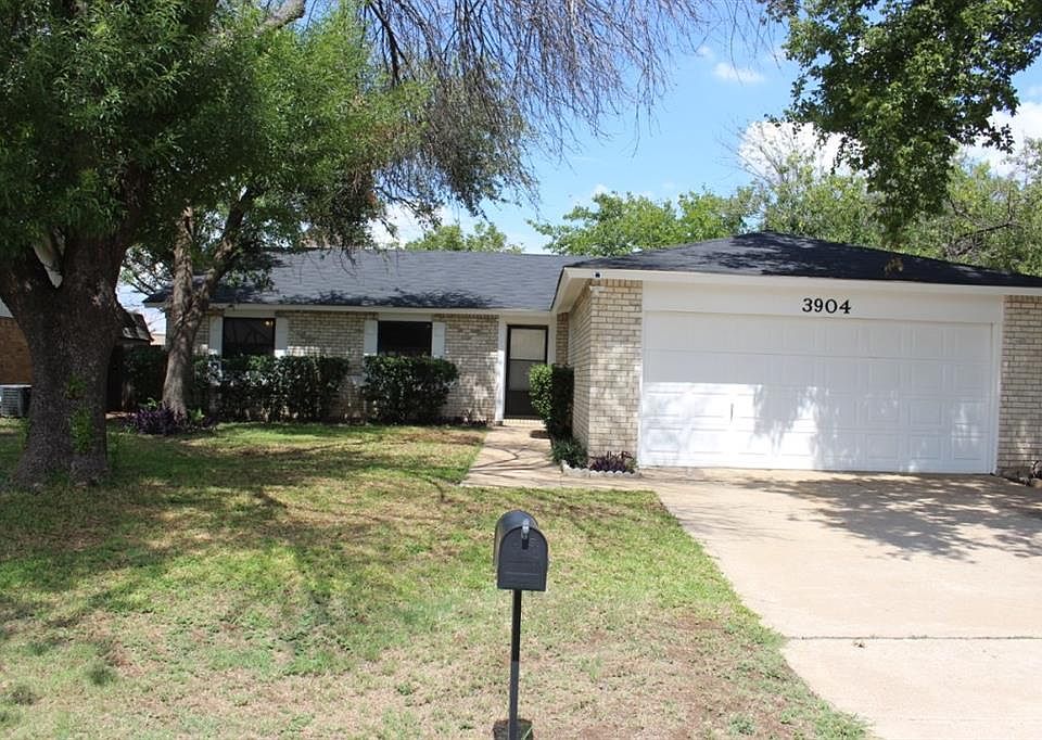 1st image of 3904 Wendover Dr