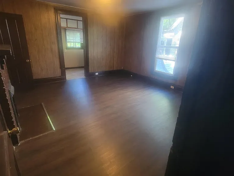 2642 Glass St — Photo 8