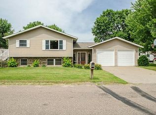 906 Pierce Ave, Wabasha, MN 55981