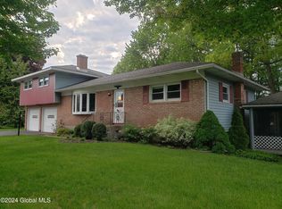 1046 Lucy Rd, Schenectady, NY 12303