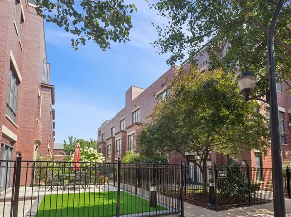 2701 N Hermitage Ave, Chicago, IL 60614